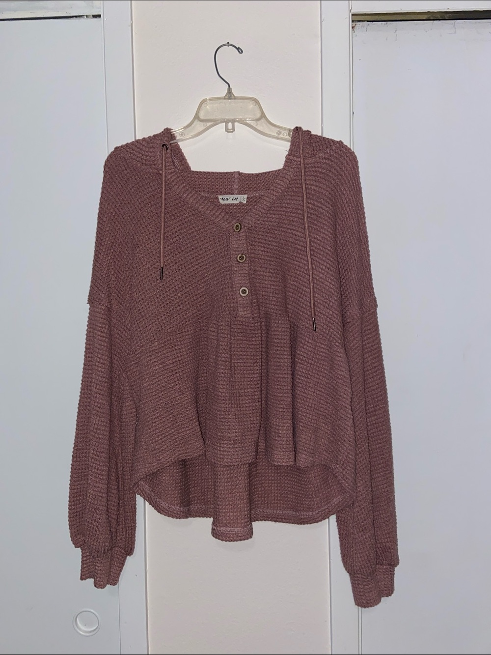Women’s Mauve V-Neck Waffle Knit Sweater with Hood